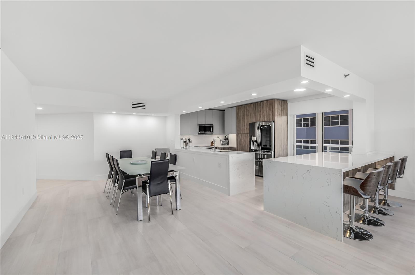 OCEAN 88 CONDOMINIUM - Residential