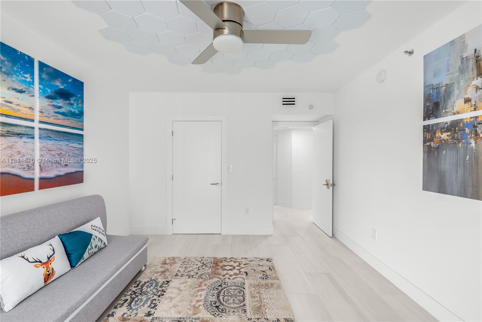 OCEAN 88 CONDOMINIUM - Residential