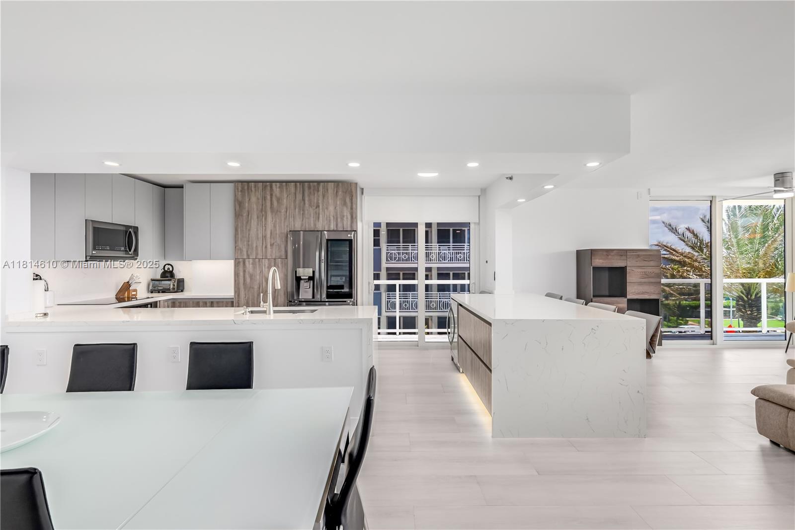 OCEAN 88 CONDOMINIUM - Residential