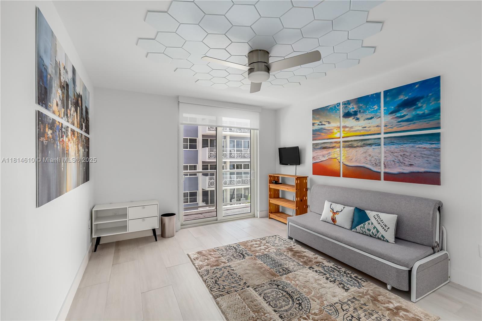 OCEAN 88 CONDOMINIUM - Residential