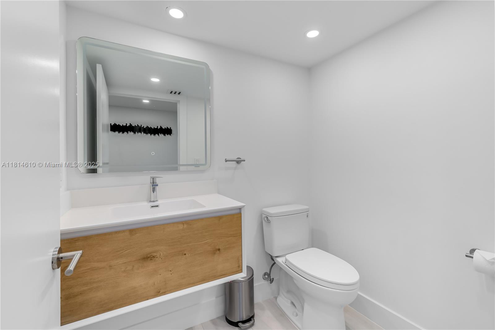 OCEAN 88 CONDOMINIUM - Residential