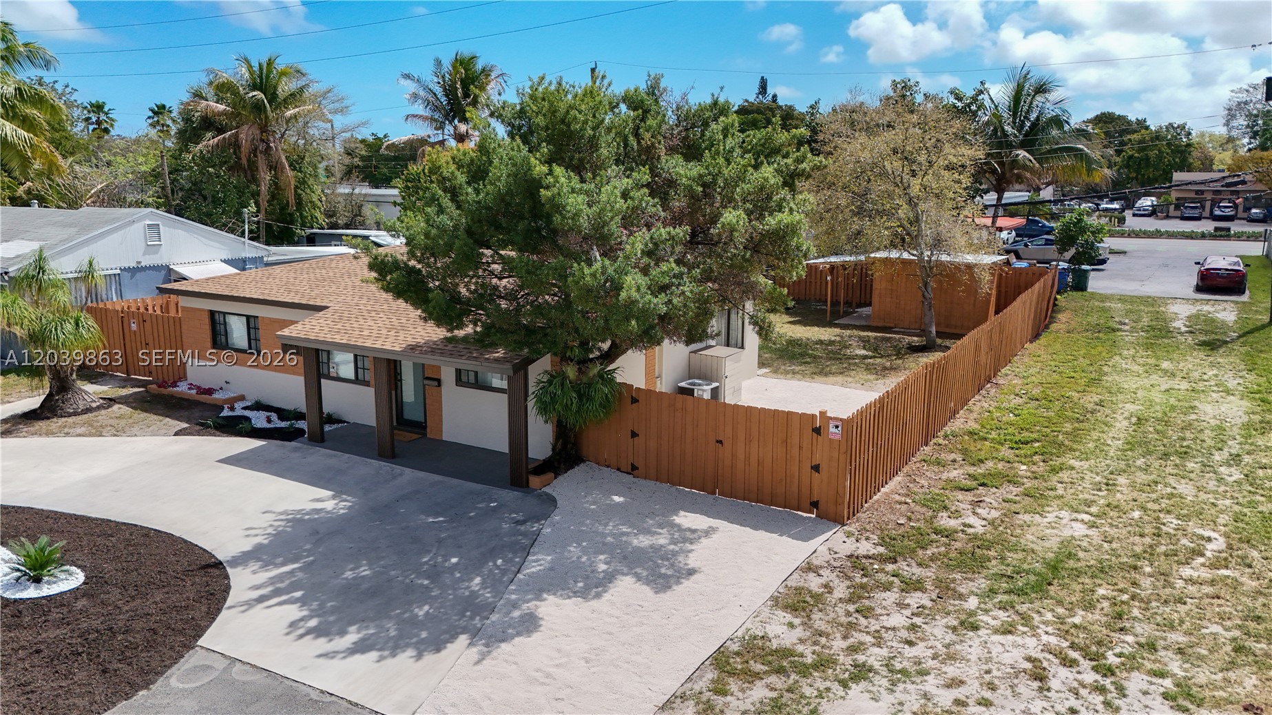 654 NW 45th St