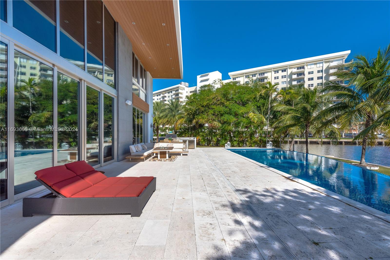400 Tamarind Dr
