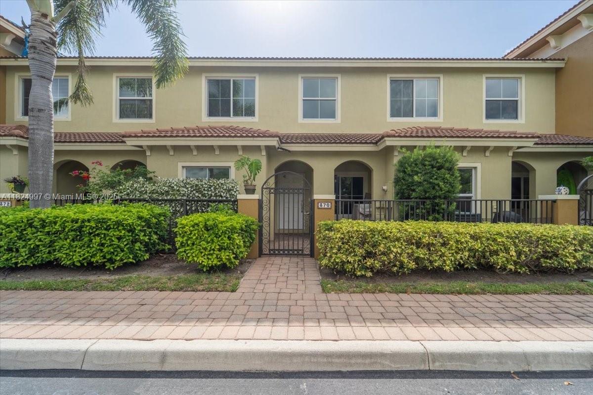 370 Lake Monterey Cir