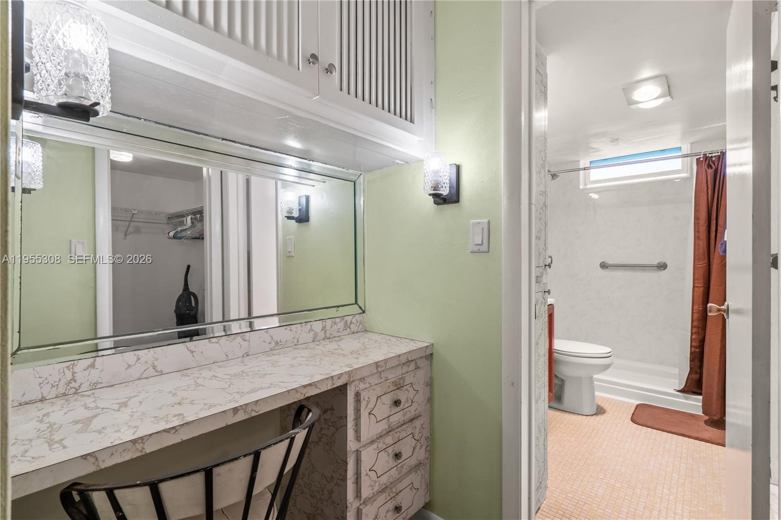 POINT EAST SEC II CONDO - Residential Lease