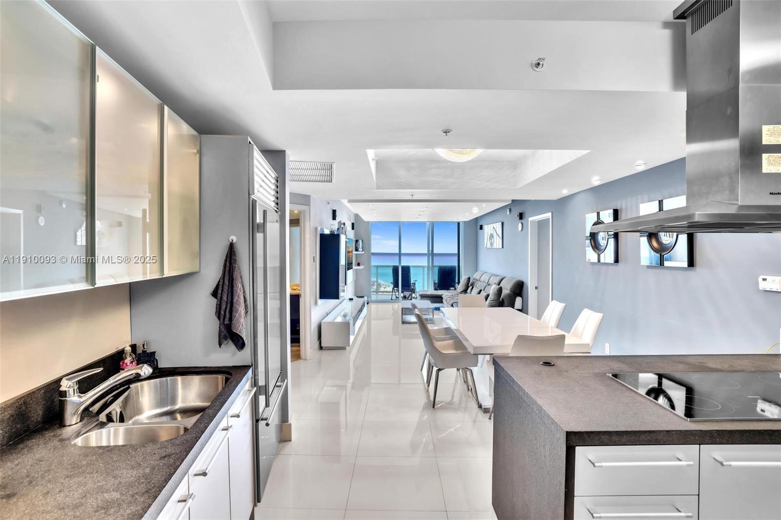 TRUMP ROYALE CONDO - Residential Lease