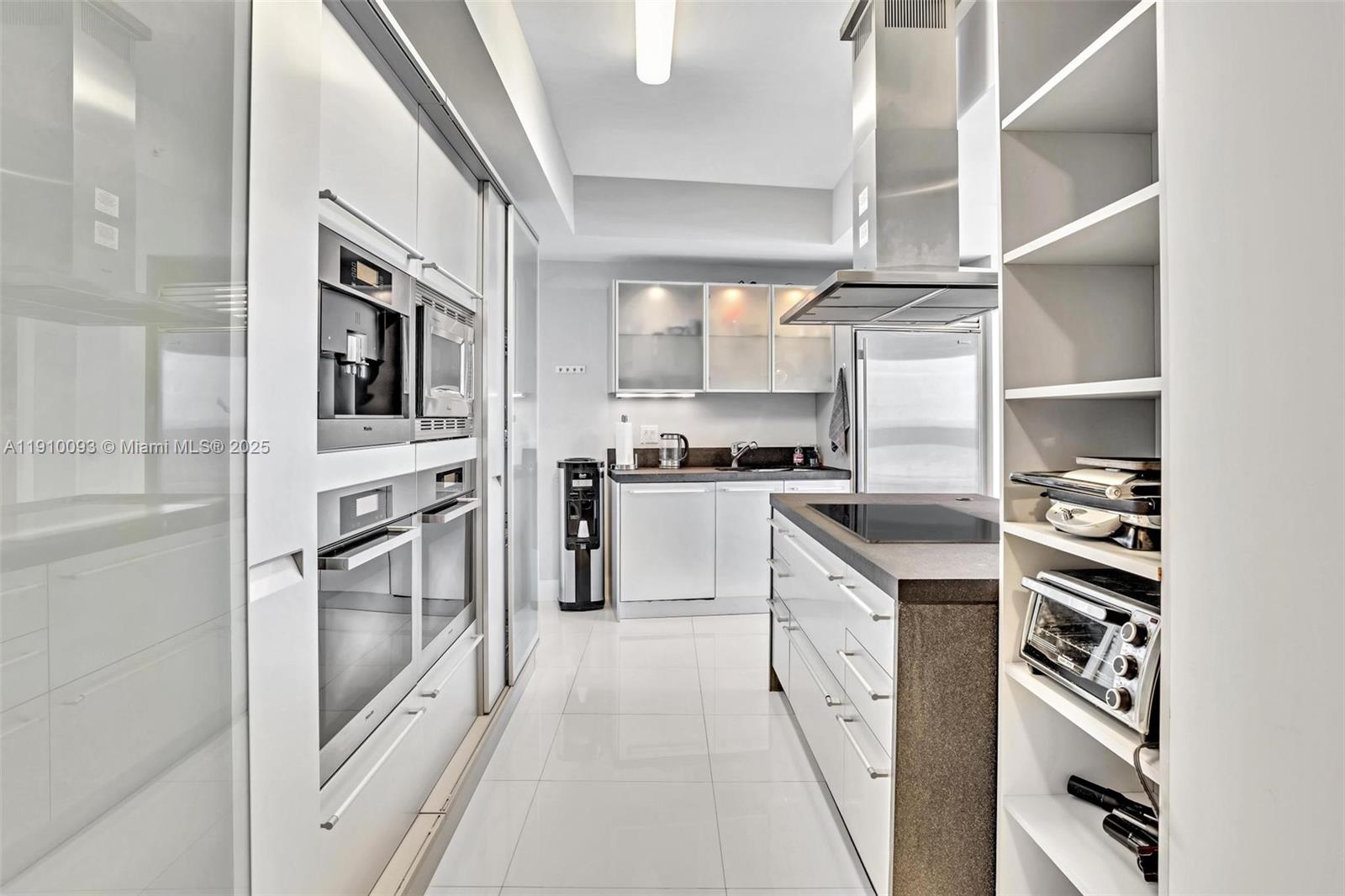 TRUMP ROYALE CONDO - Residential Lease