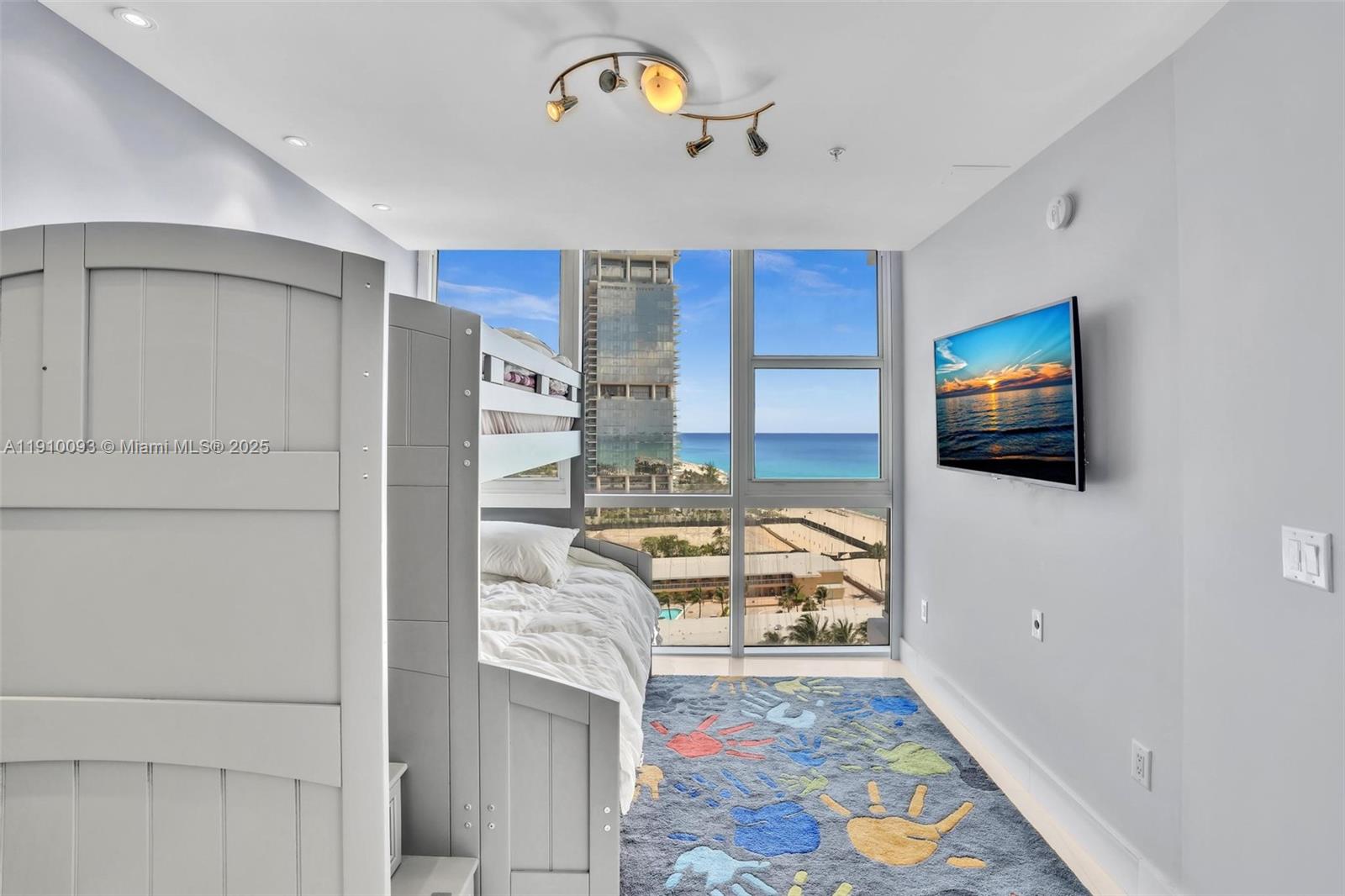 TRUMP ROYALE CONDO - Residential Lease