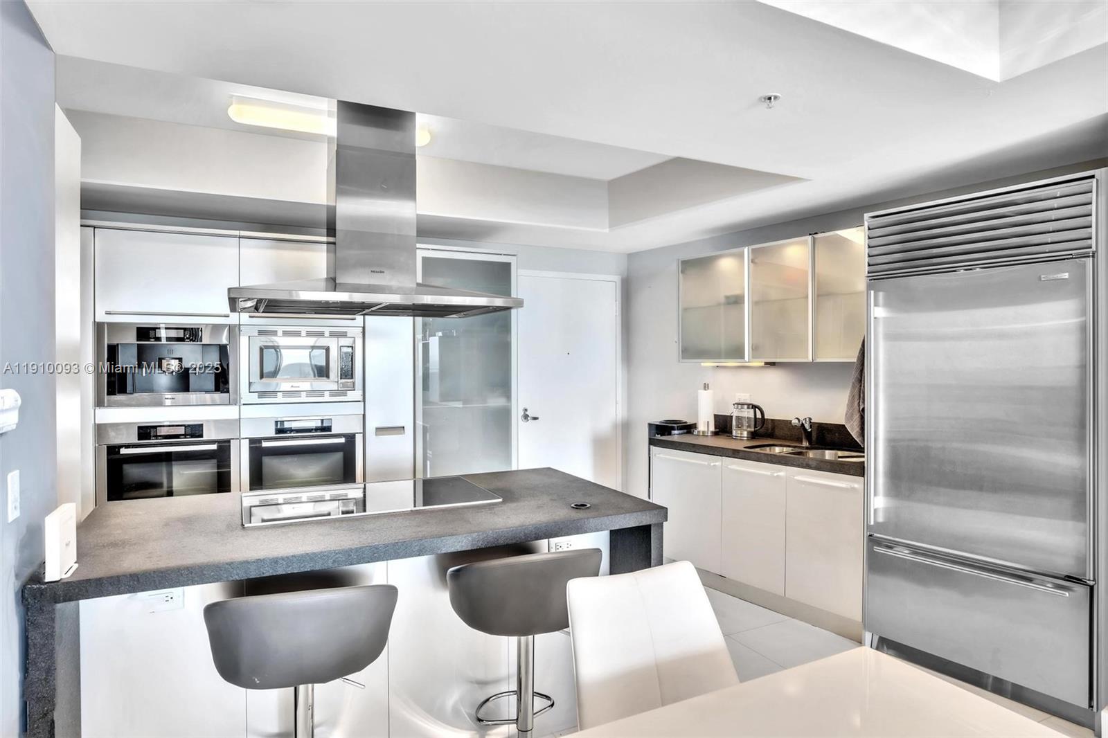 TRUMP ROYALE CONDO - Residential Lease