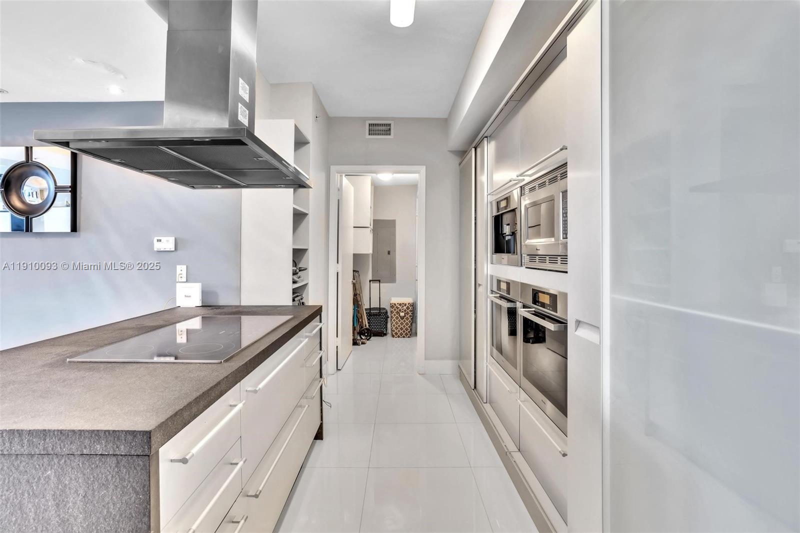 TRUMP ROYALE CONDO - Residential Lease