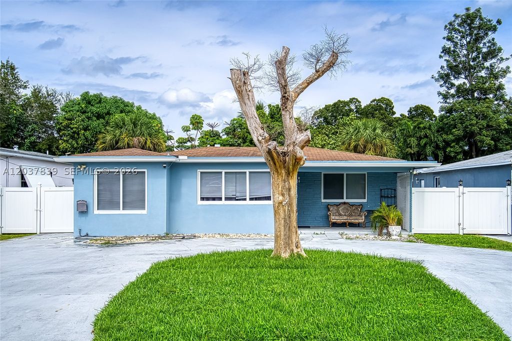 Photo of 644 SW 7th Ct #0, Hallandale Beach, FL 33009 (MLS # A12037839)