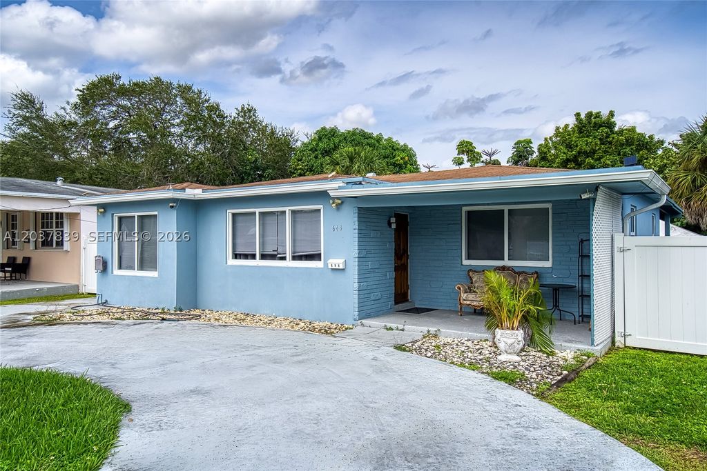 Photo of 644 SW 7th Ct #0, Hallandale Beach, FL 33009 (MLS # A12037839)