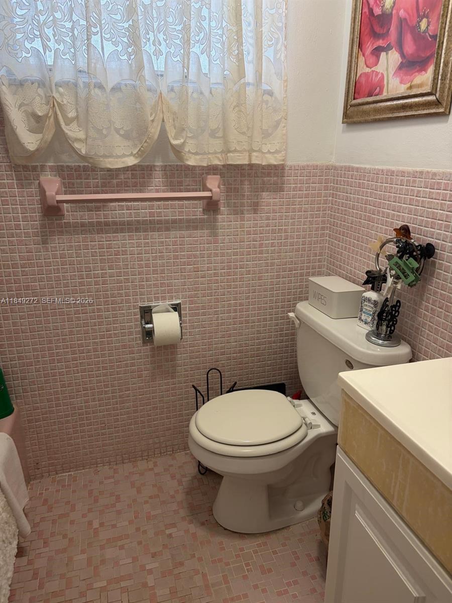 FIRST GULFSTREAM GARDEN - Residential