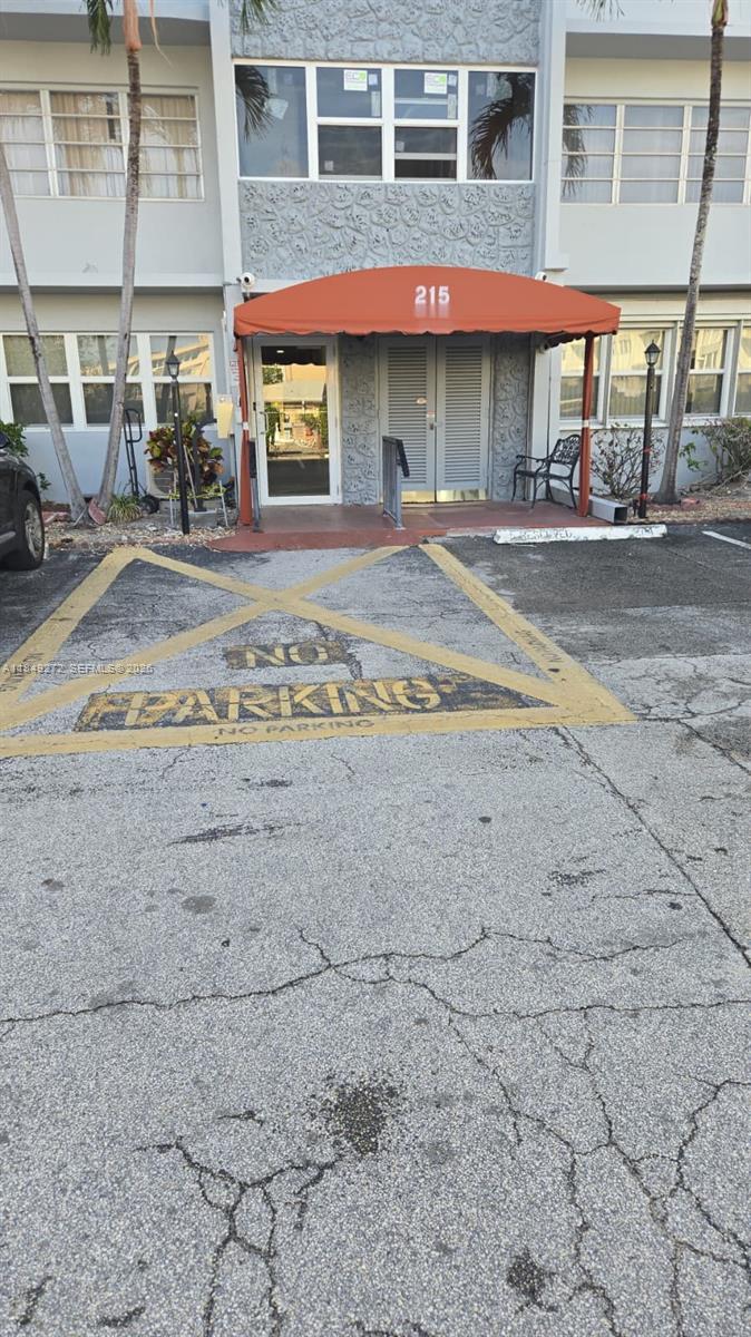 FIRST GULFSTREAM GARDEN - Residential