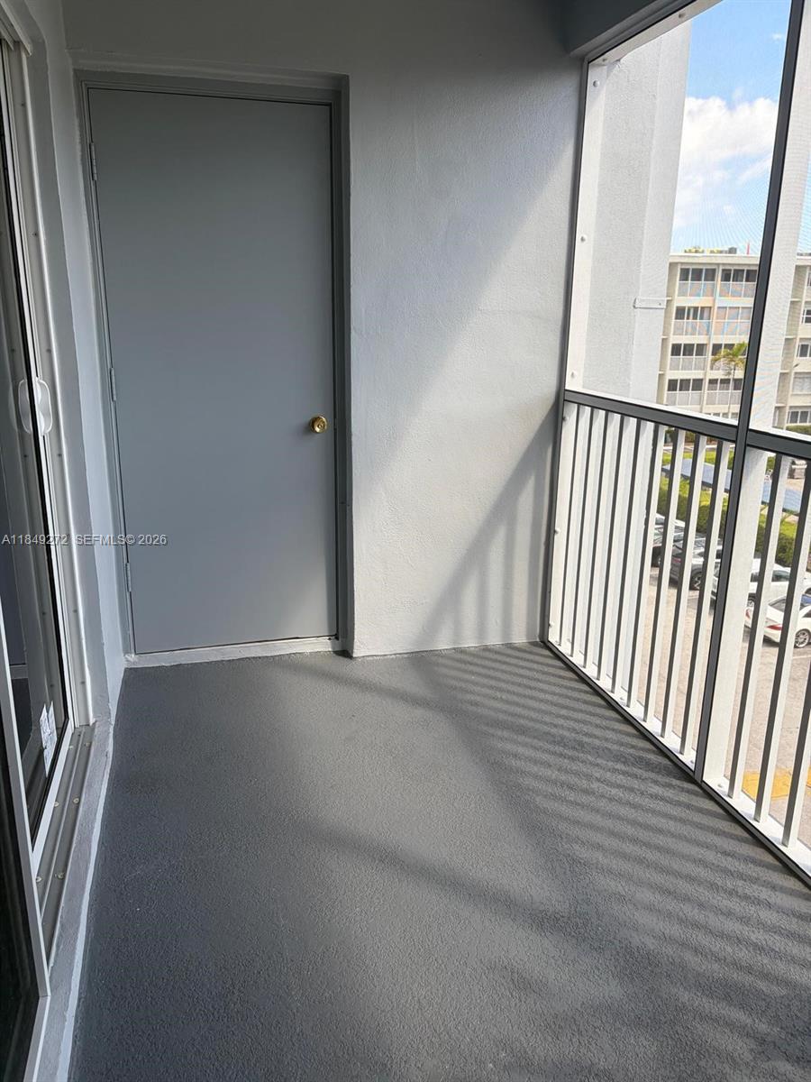 FIRST GULFSTREAM GARDEN - Residential