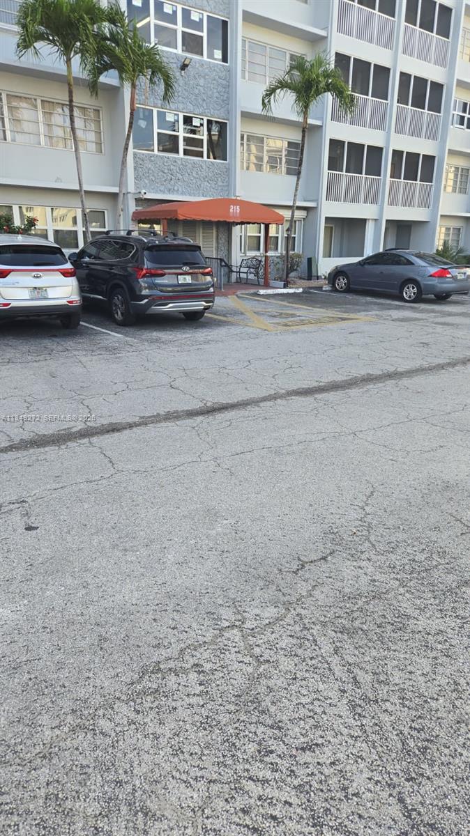 FIRST GULFSTREAM GARDEN - Residential