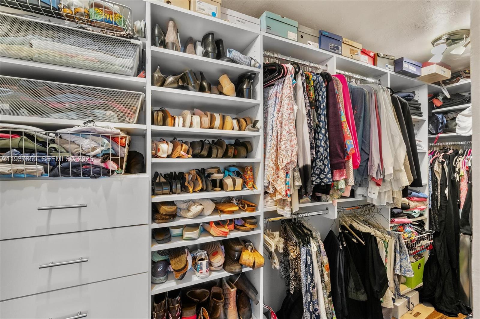 IMPERIAL POINT 3RD SEC - Residential