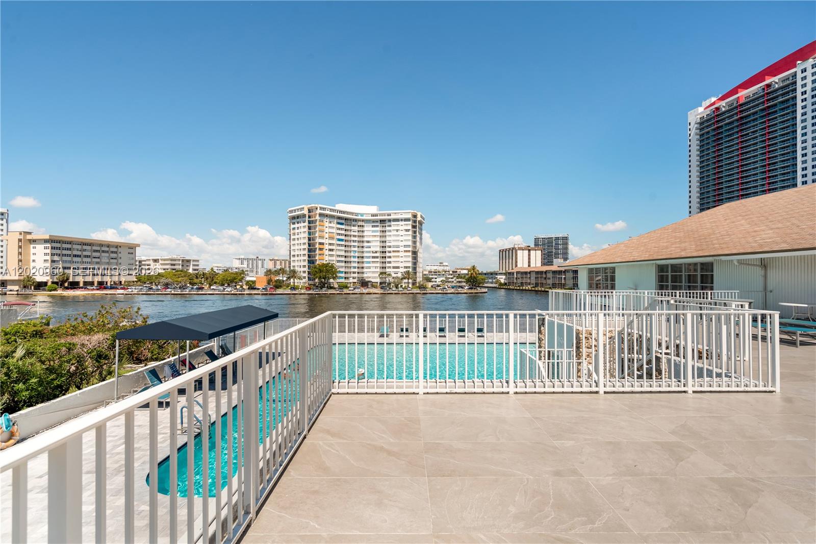 PLAZA TOWERS SOUTH CONDO - Residential