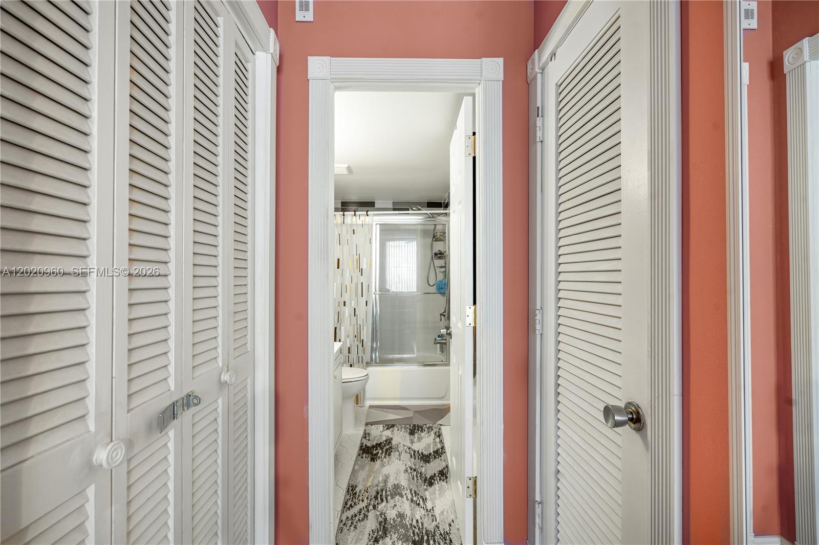 PLAZA TOWERS SOUTH CONDO - Residential