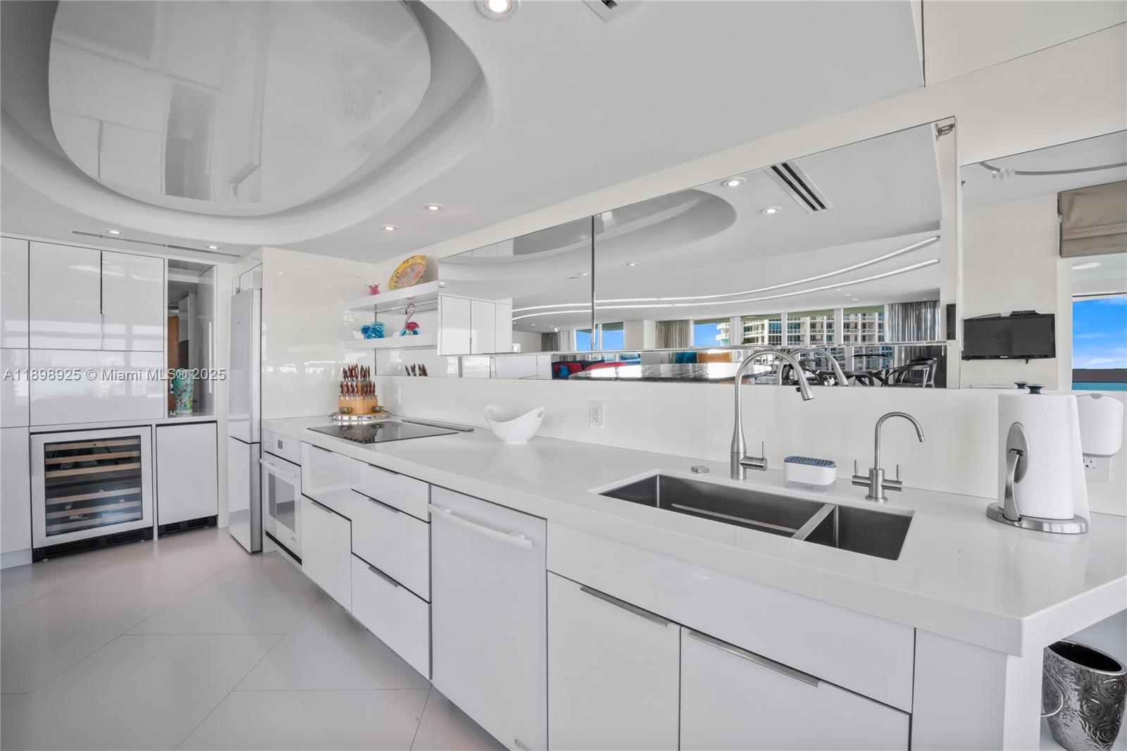 SOUTH POINTE TOWERS CONDO - Residential
