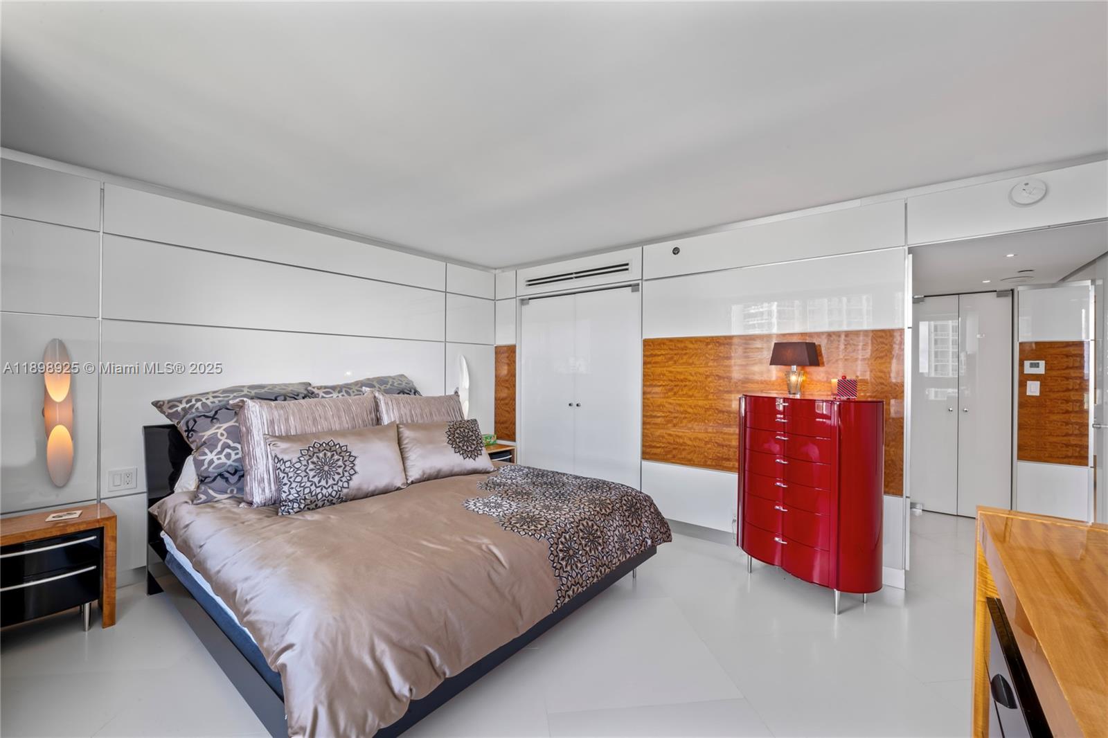 SOUTH POINTE TOWERS CONDO - Residential