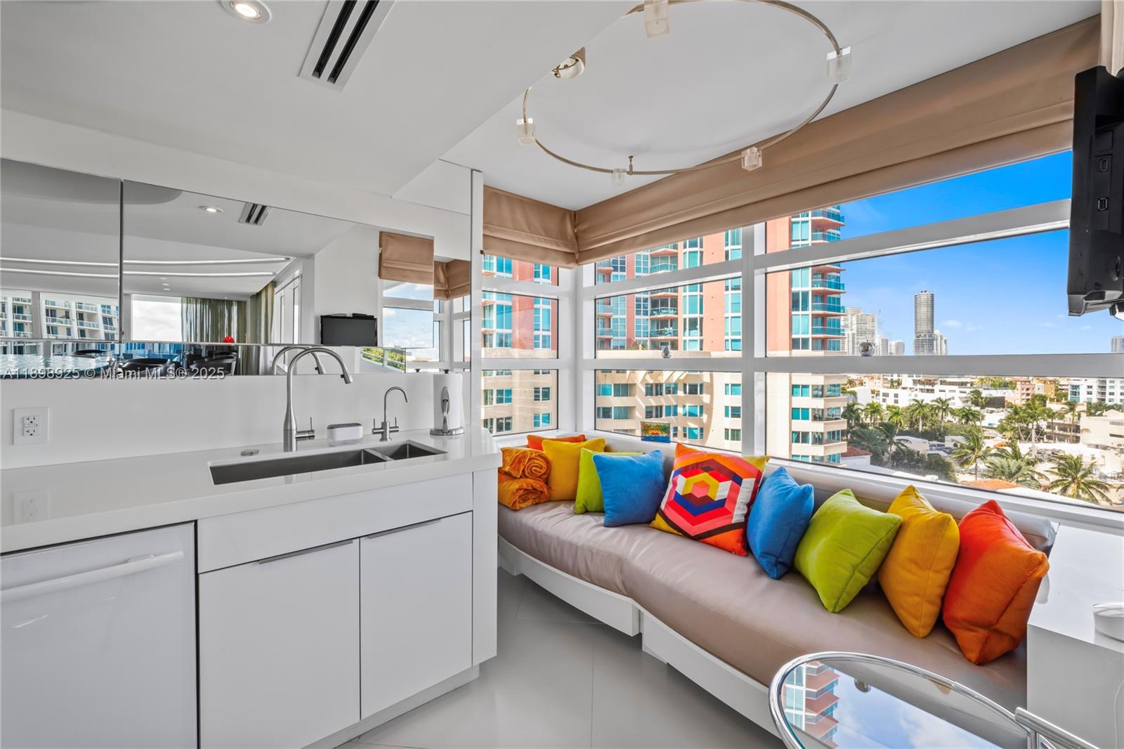 SOUTH POINTE TOWERS CONDO - Residential