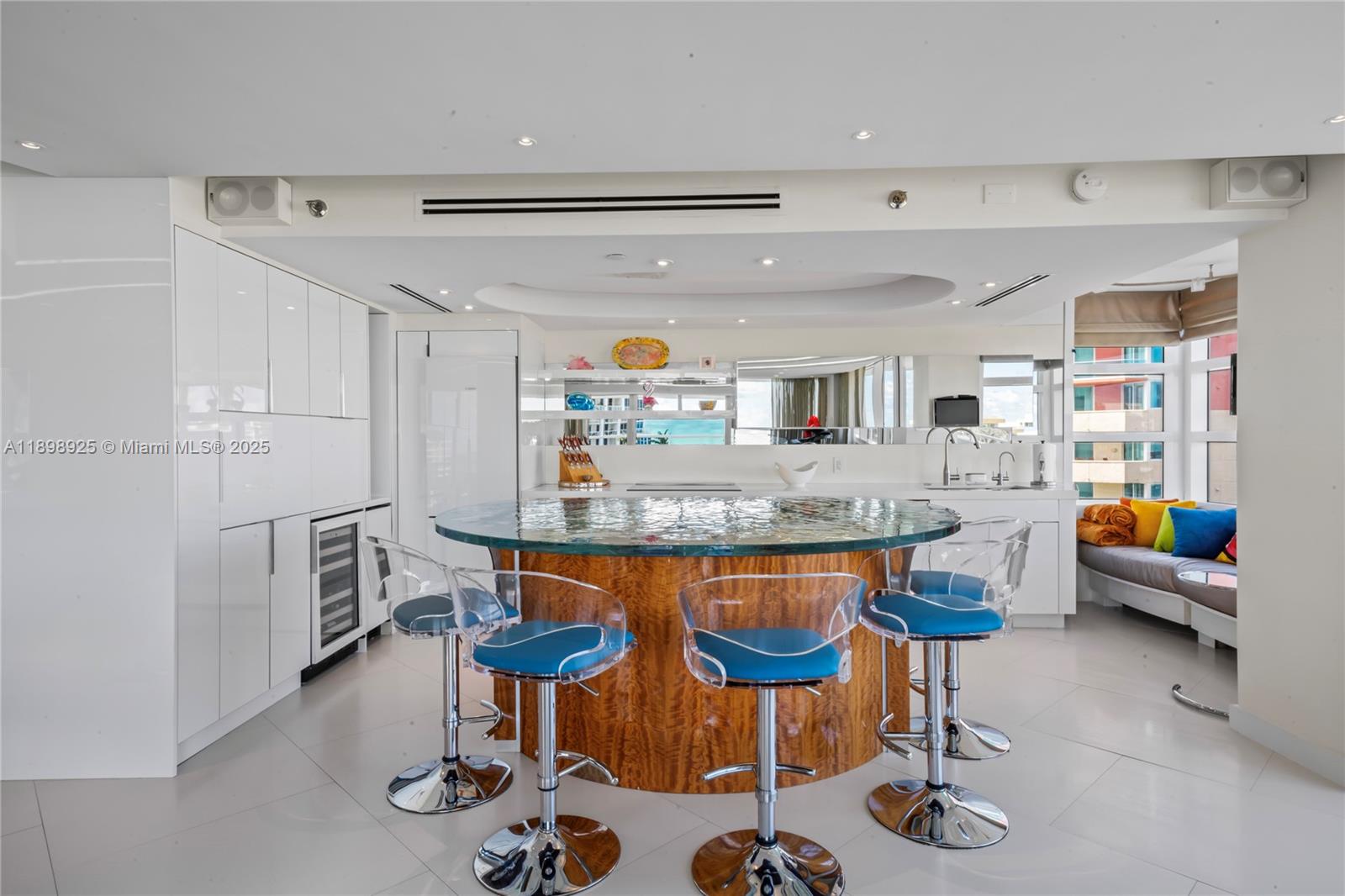 SOUTH POINTE TOWERS CONDO - Residential