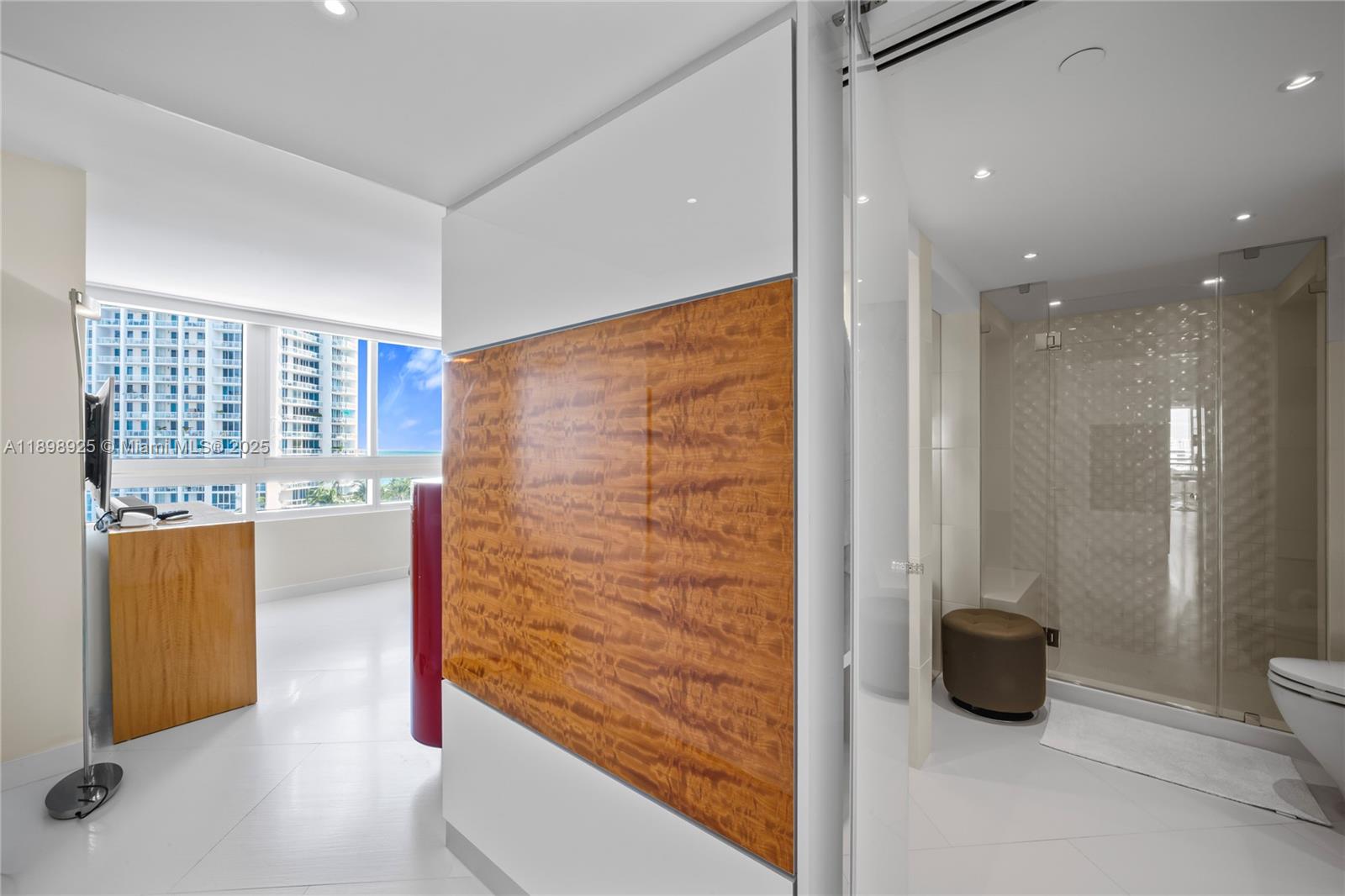 SOUTH POINTE TOWERS CONDO - Residential