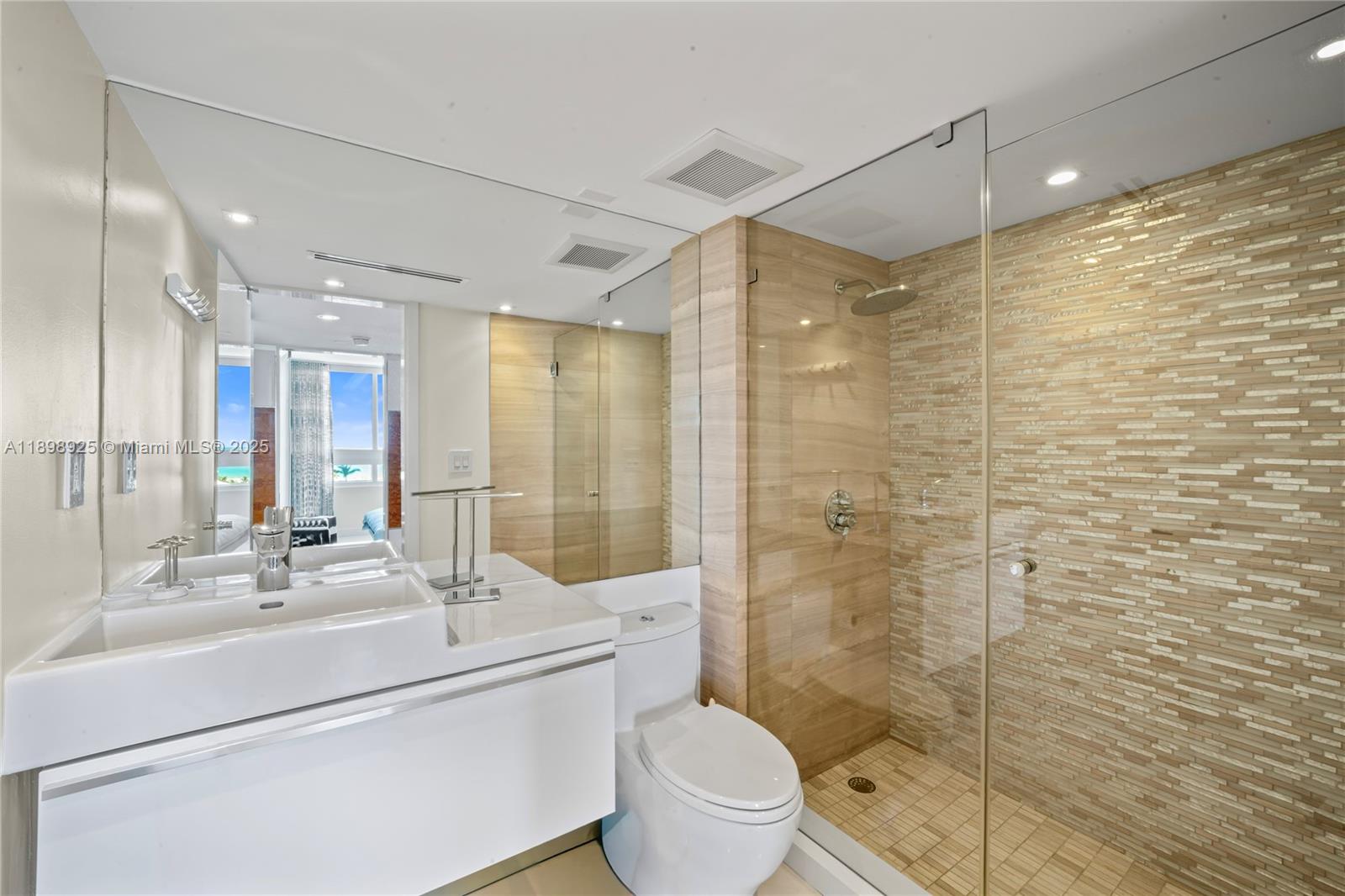 SOUTH POINTE TOWERS CONDO - Residential
