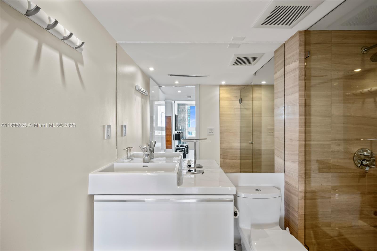 SOUTH POINTE TOWERS CONDO - Residential