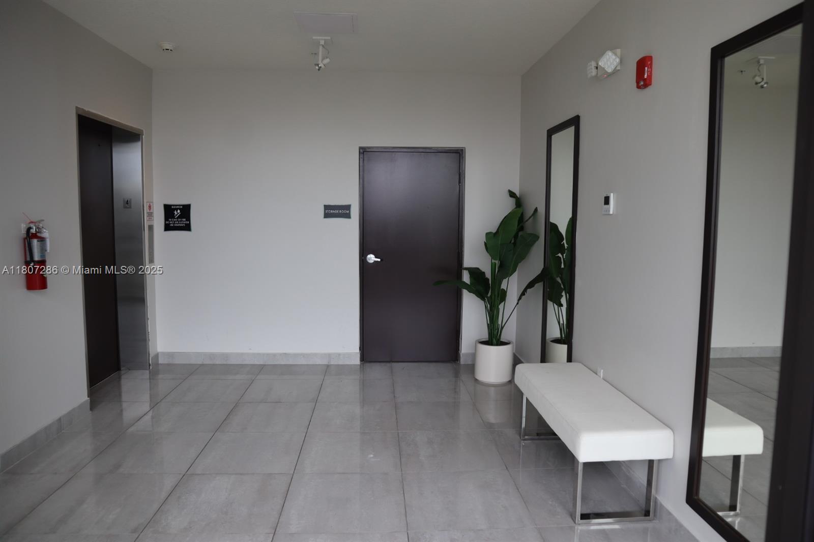 DOWNTOWN DORAL SOUTH PHAS - Residential