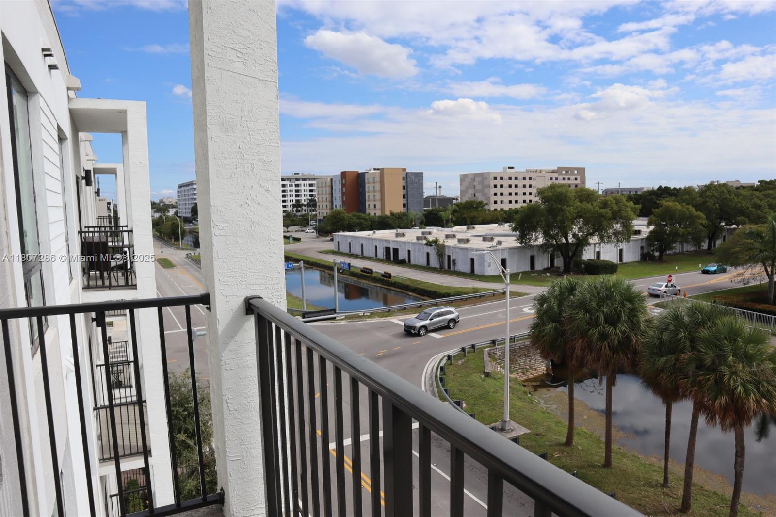 DOWNTOWN DORAL SOUTH PHAS - Residential