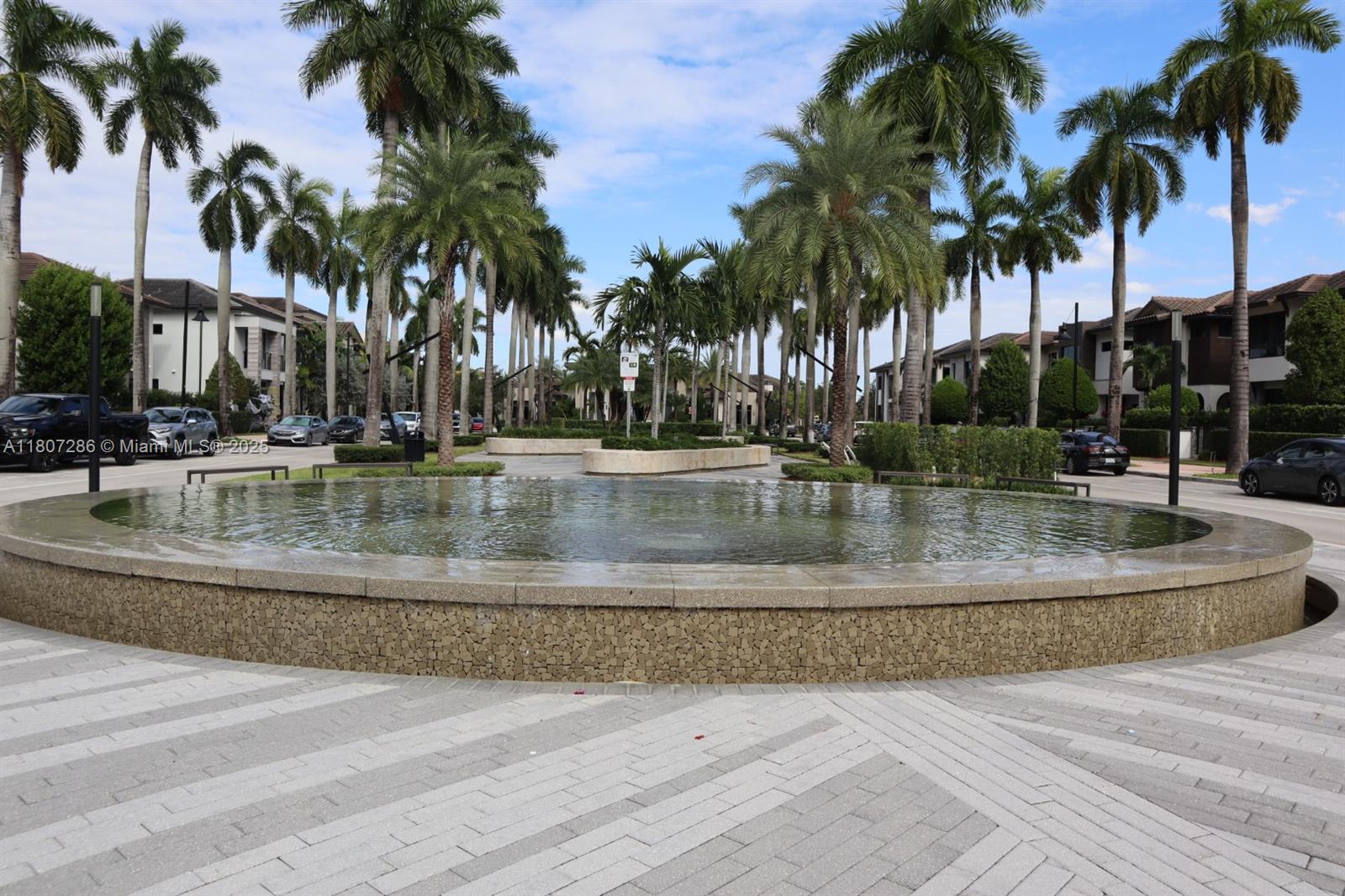 DOWNTOWN DORAL SOUTH PHAS - Residential