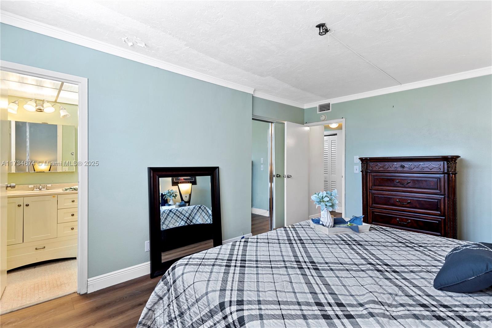 SOMERSET NO FIVE CONDO - Residential