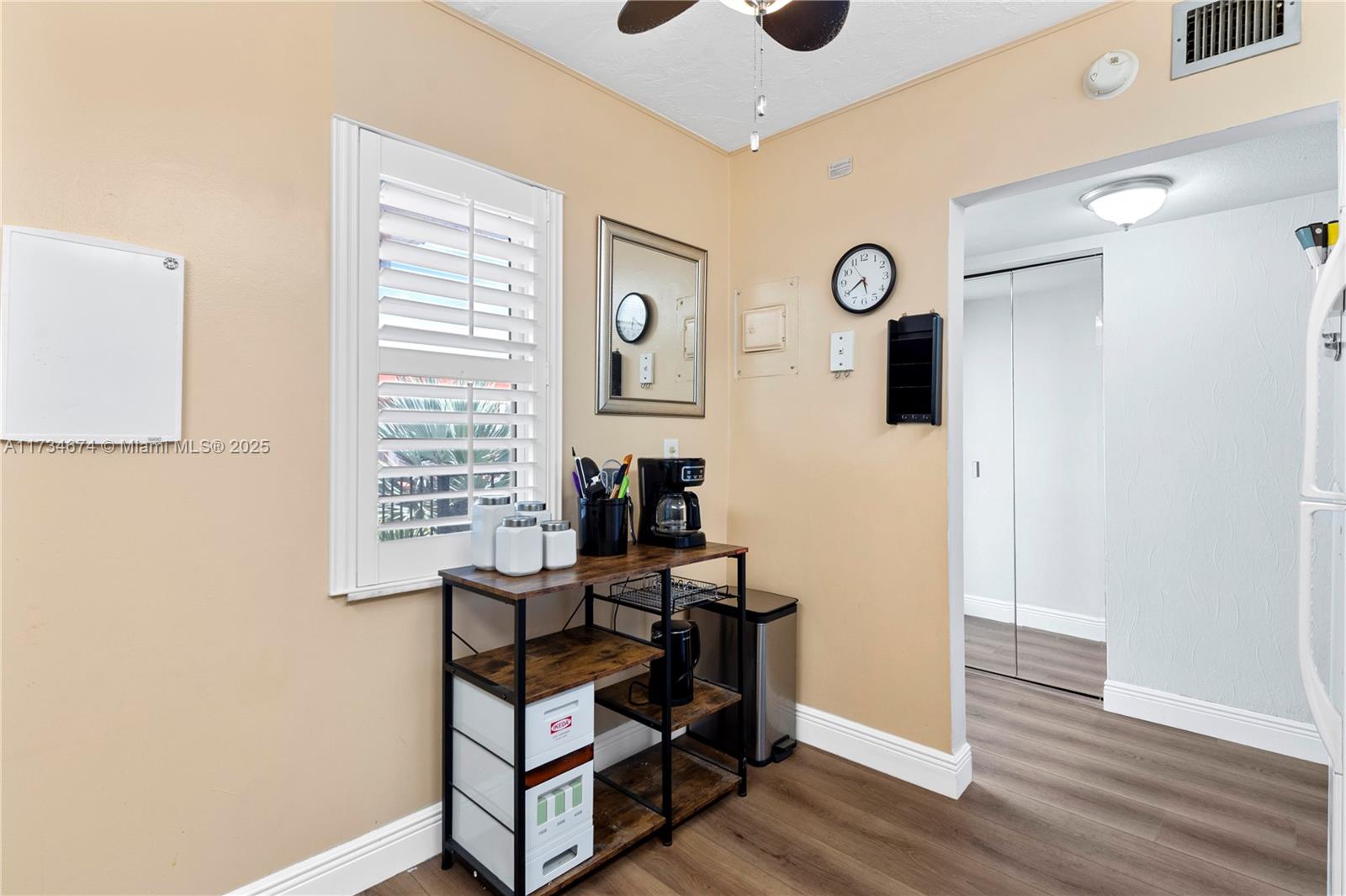 SOMERSET NO FIVE CONDO - Residential