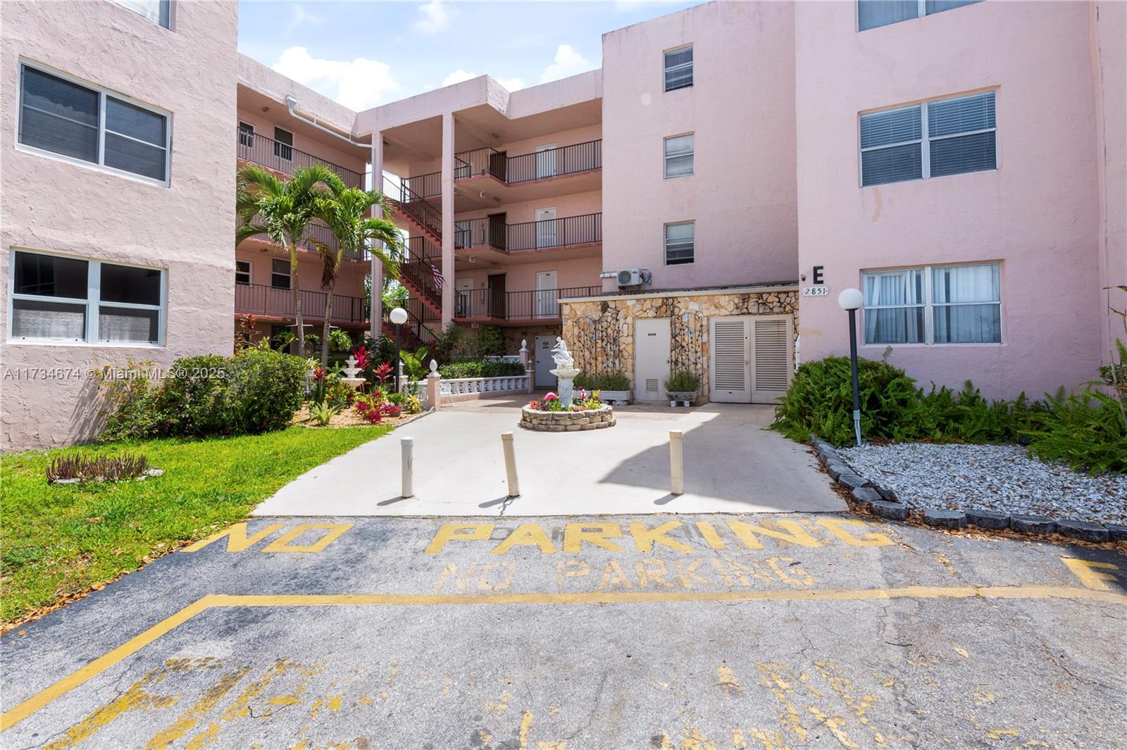 SOMERSET NO FIVE CONDO - Residential