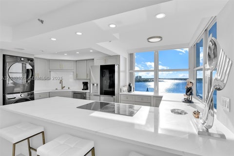 Tiny photo for 5200 N Ocean Dr #1105, Singer Island, FL 33404 (MLS # A12042527)