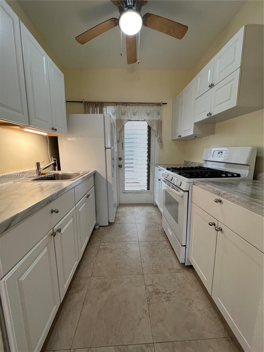 PARK CORNER CONDO - Residential Lease