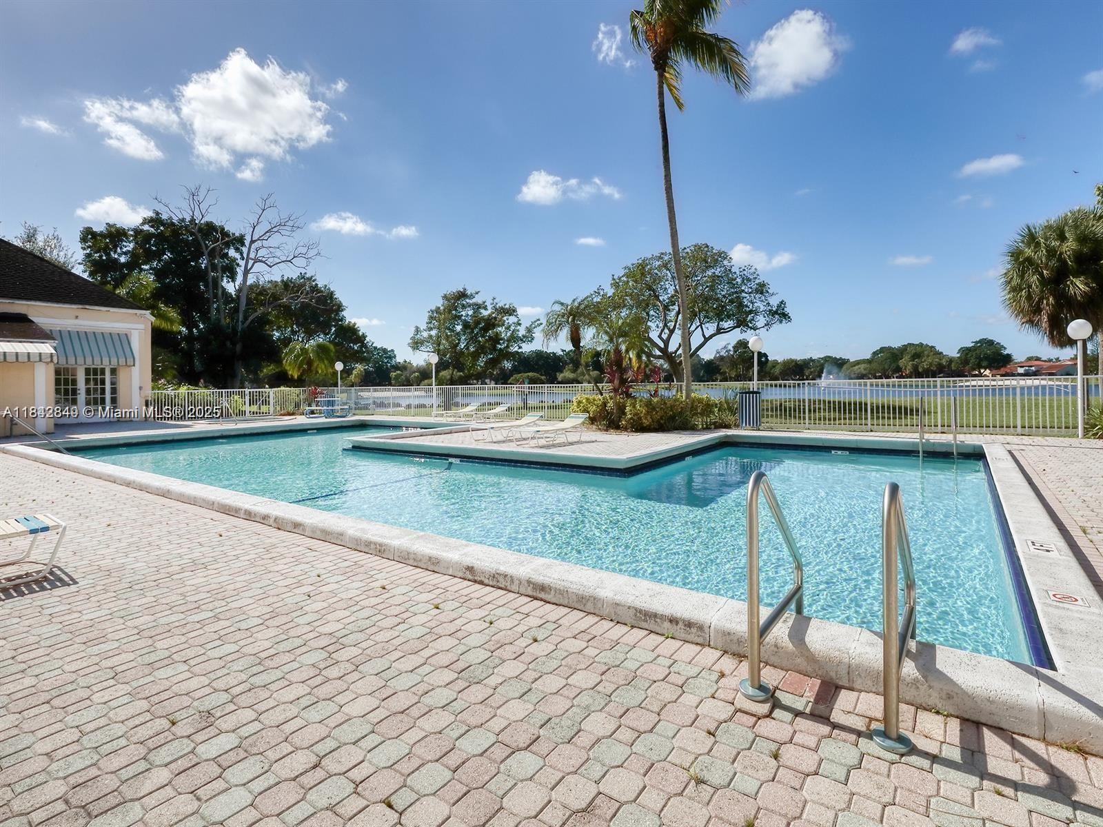 15325 SW 106th Ter 614