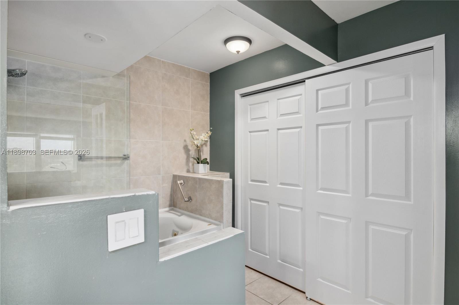 OCEAN VIEW TOWERS CONDO - Residential