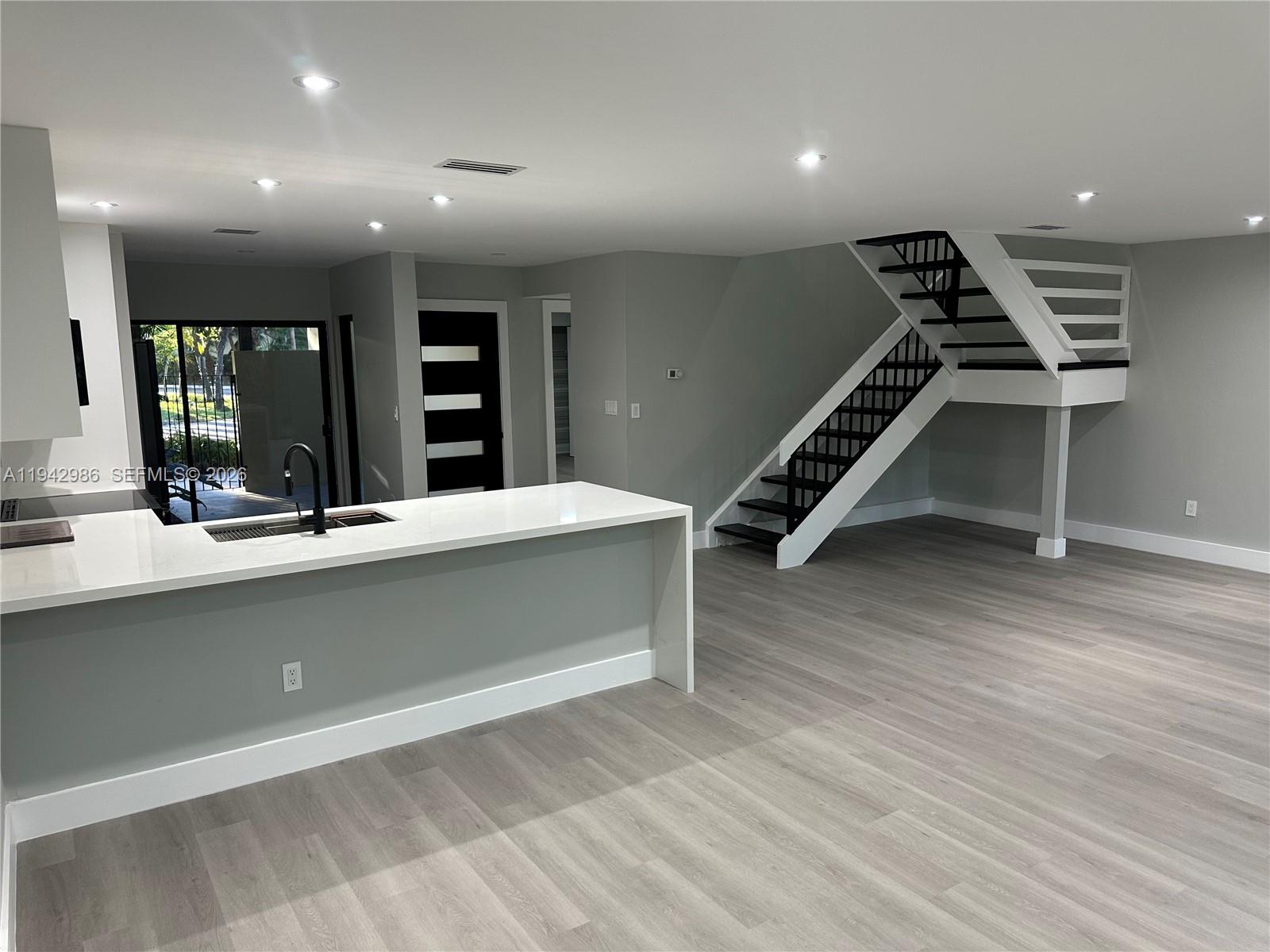 COSTA DEL SOL CONDO E - Residential