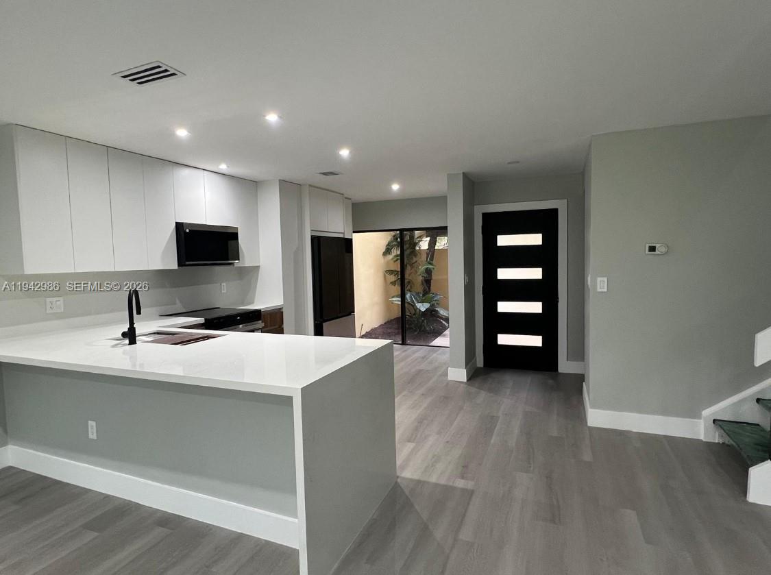 COSTA DEL SOL CONDO E - Residential