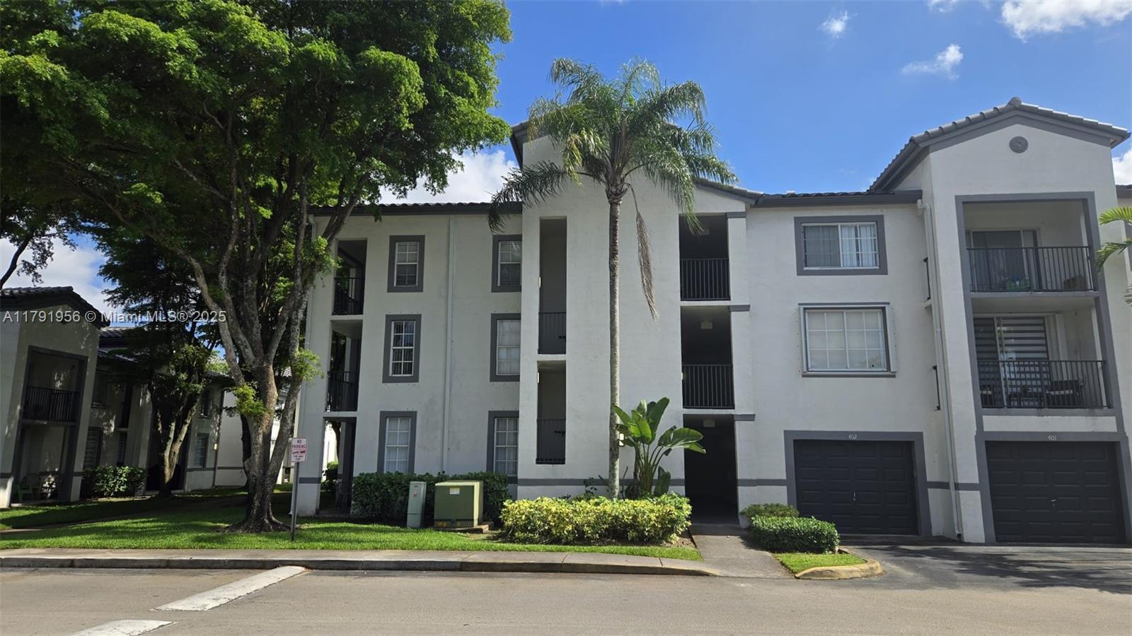 Rental Property at 4560 Nw 107th Ave 202-12, Doral, Miami-Dade County, Florida - Bedrooms: 2 
Bathrooms: 2  - $2,500 MO.