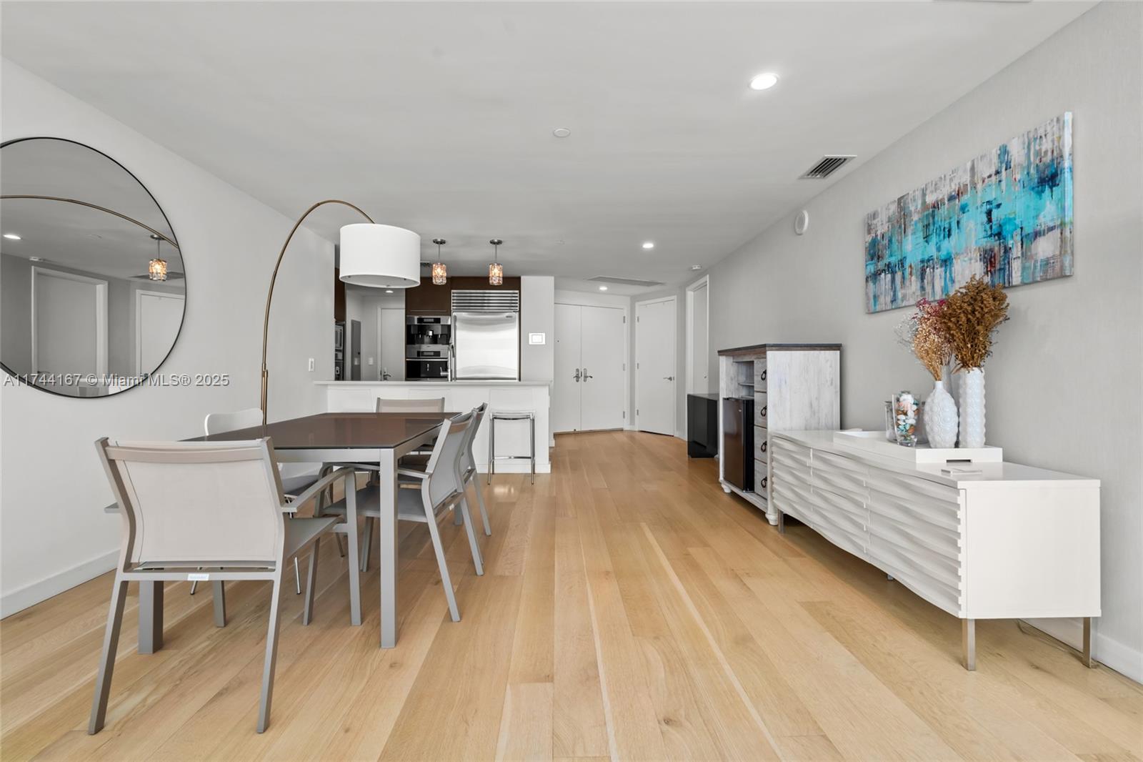 17001 Collins Ave 2702