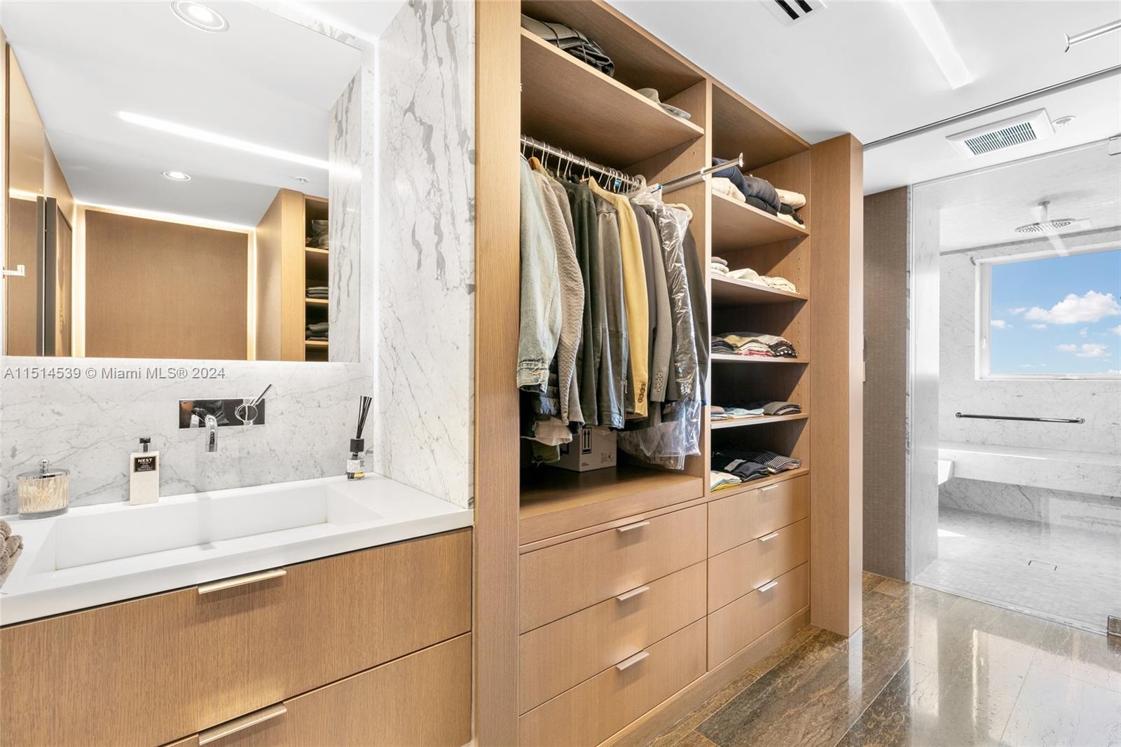 ONE THOUSAND VENETIAN WAY - Residential