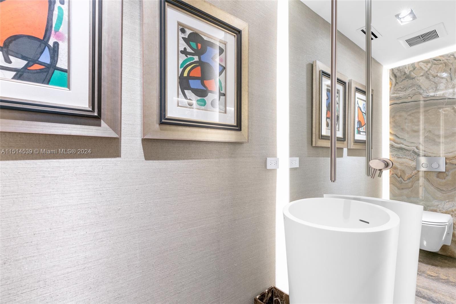 ONE THOUSAND VENETIAN WAY - Residential