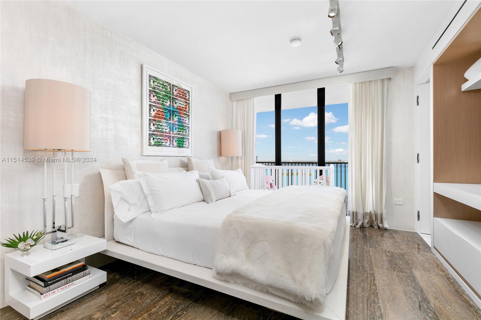 ONE THOUSAND VENETIAN WAY - Residential