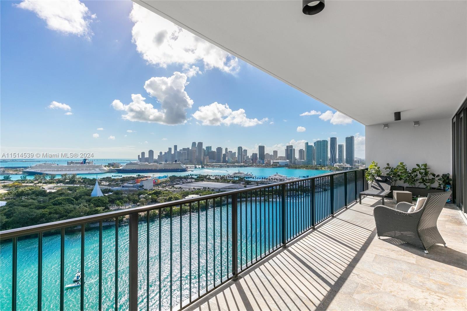 ONE THOUSAND VENETIAN WAY - Residential