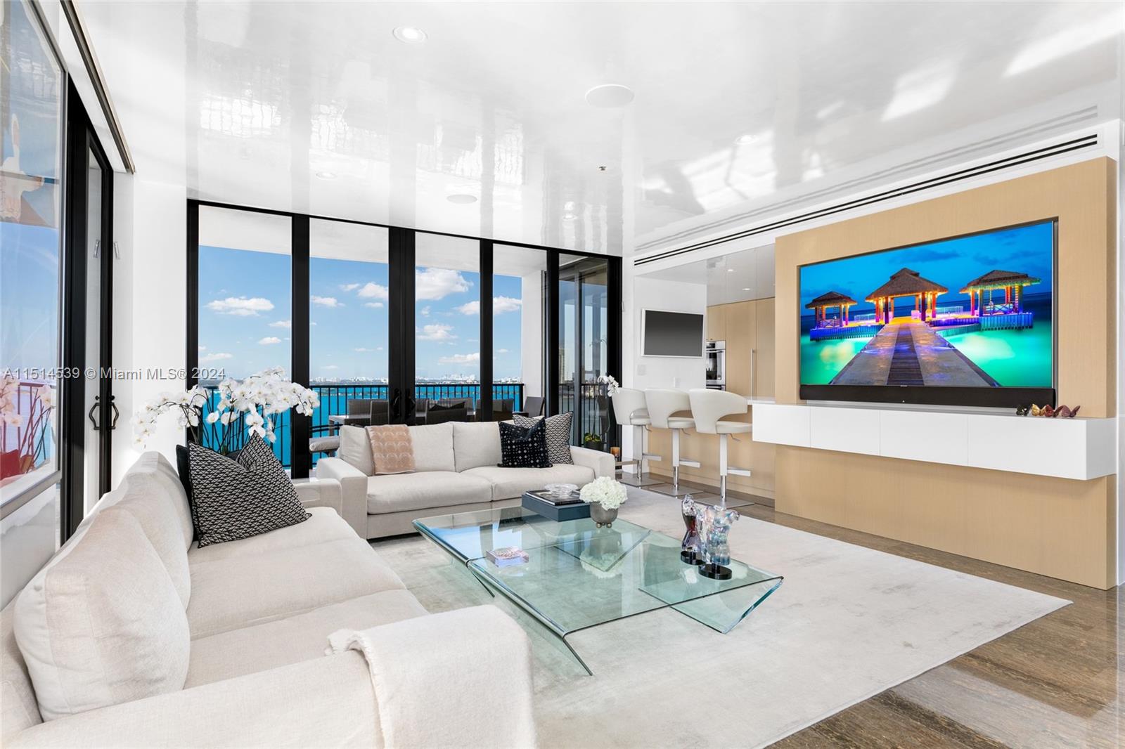 ONE THOUSAND VENETIAN WAY - Residential