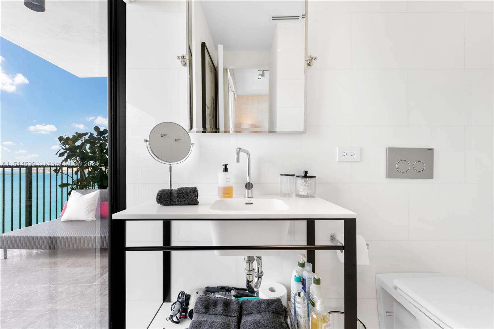 ONE THOUSAND VENETIAN WAY - Residential